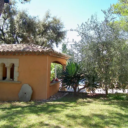 Bed & Breakfast Sous Les Pins De Nages-et-Solorgues