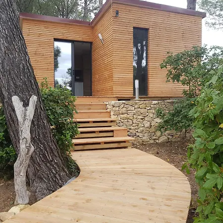 Sous Les Pins Bed & Breakfast