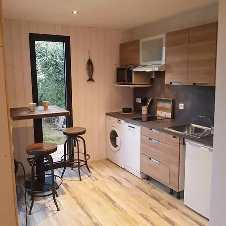 Couette-café Sous Les Pins De 3*